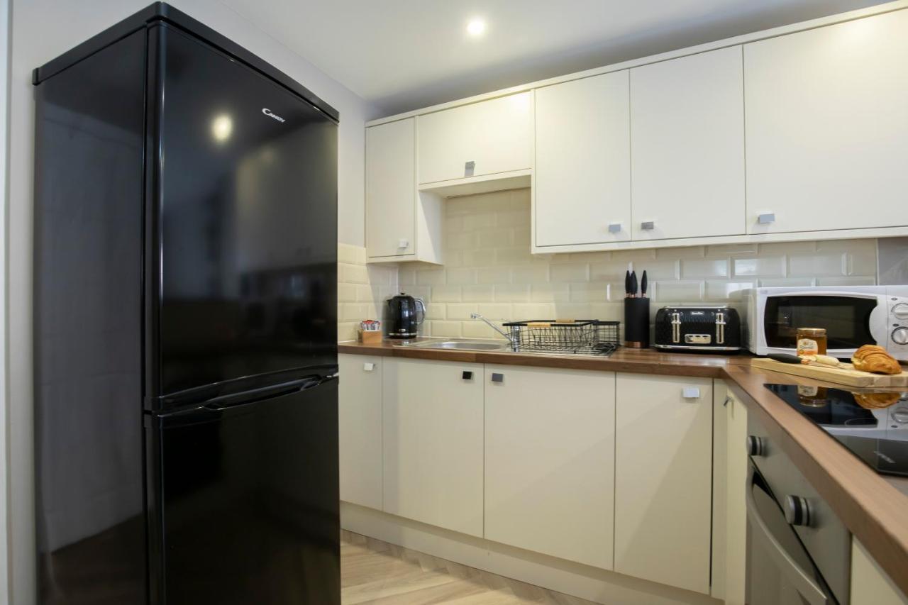 Elliot Oliver - 2 Bedroom Garden Apartment With Parking Челтнъм Екстериор снимка