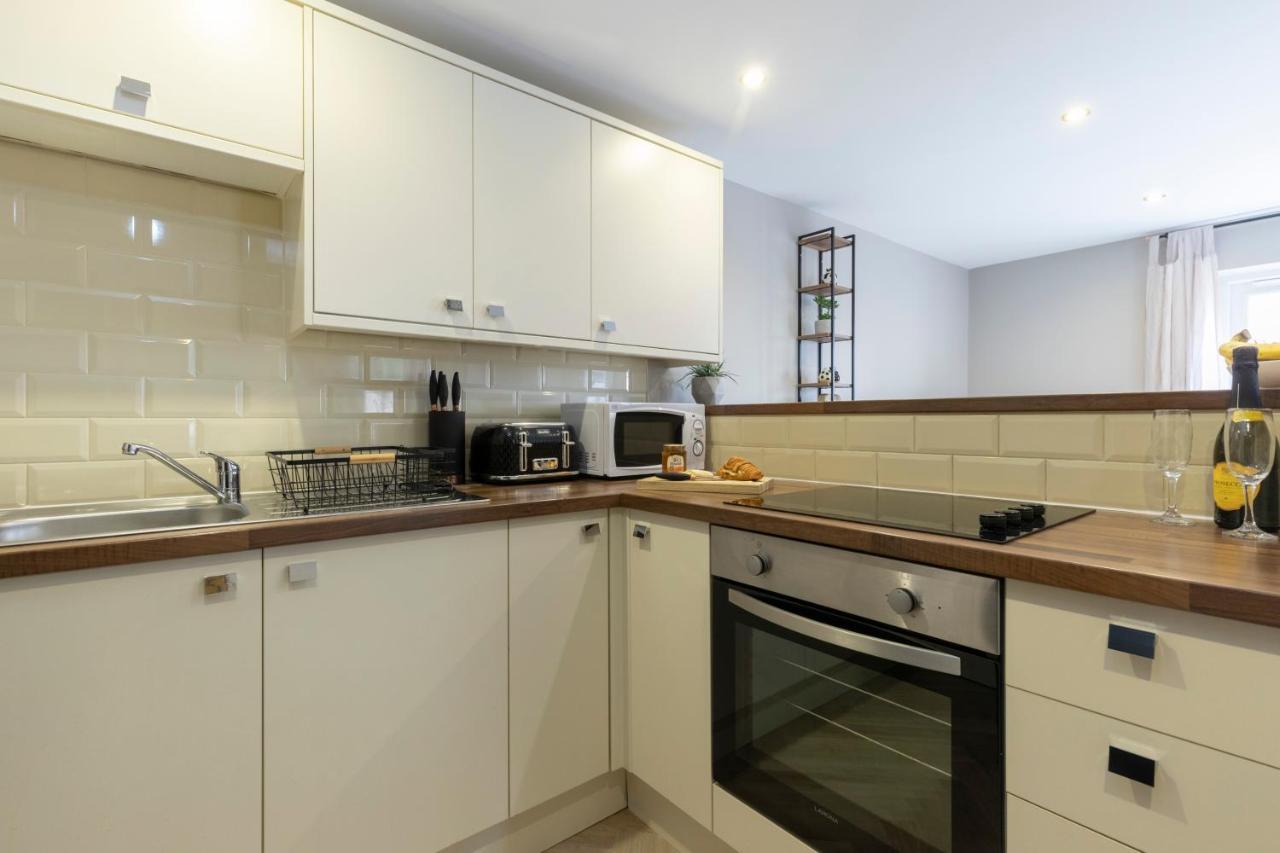 Elliot Oliver - 2 Bedroom Garden Apartment With Parking Челтнъм Екстериор снимка